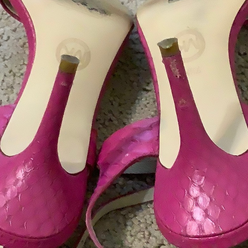 ♨️PRICE ⬇️MICHAEL MK hot pink heels, ankle straps - Picture 7 of 8